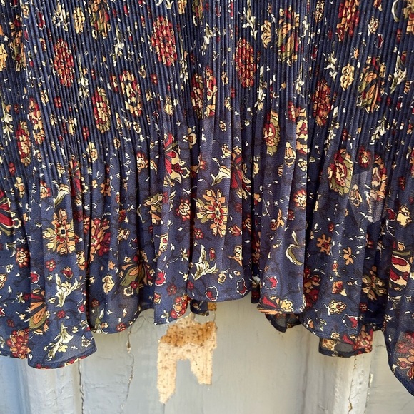 Veronica Beard Lewin Floral Blouse, size 0 - Picture 6 of 12